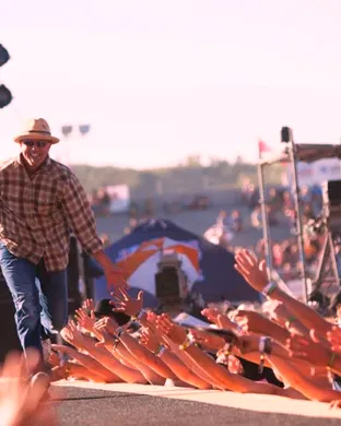 Sawyer Brown, Lonestar & Chris Cagle
